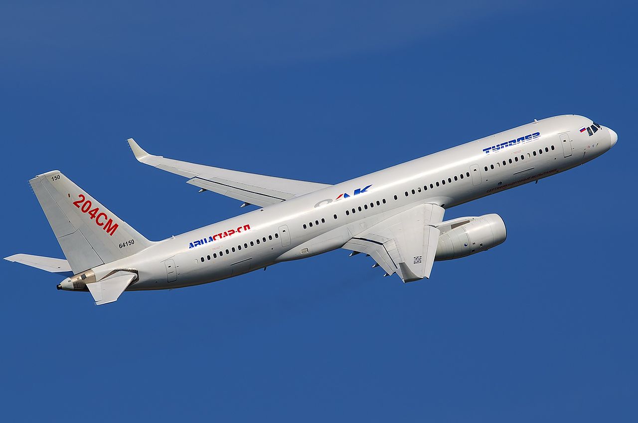 1280px-Tupolev Tu-204SM